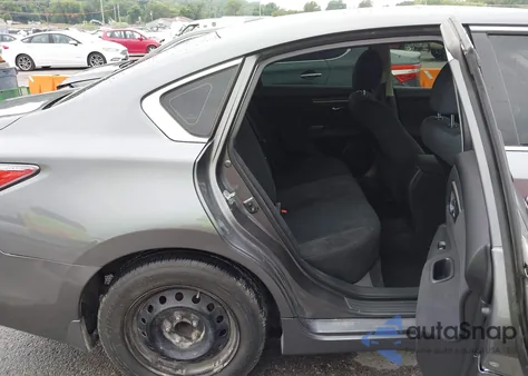 2015 Nissan Altima 2.5 S z USA, uszkodzony, nr VIN 1N4AL3AP2FN378749